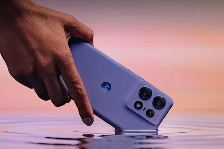 एक-दो नहीं पूरे 6 हज़ार रुपये सस्ता हुआ Motorola का ये धाकड़ फोन, फ्लिपकार्ट सेल में जमकर हो रही है खरीदारी!